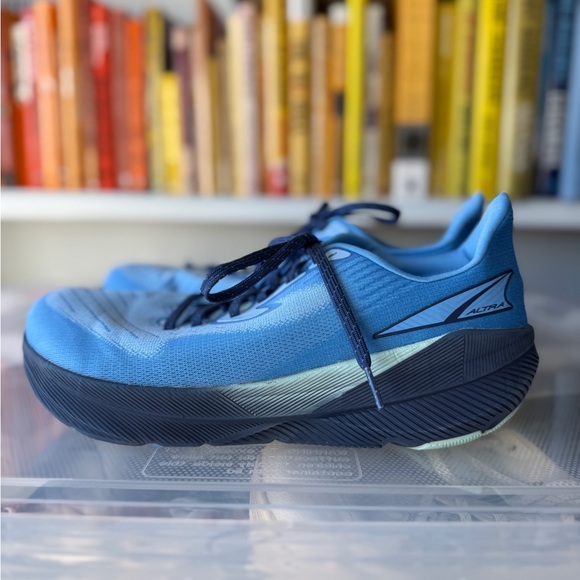 Altra Experience Flow - Men’s - 8.5 - barely worn - less than 20 miles - Picture 1 of 4
